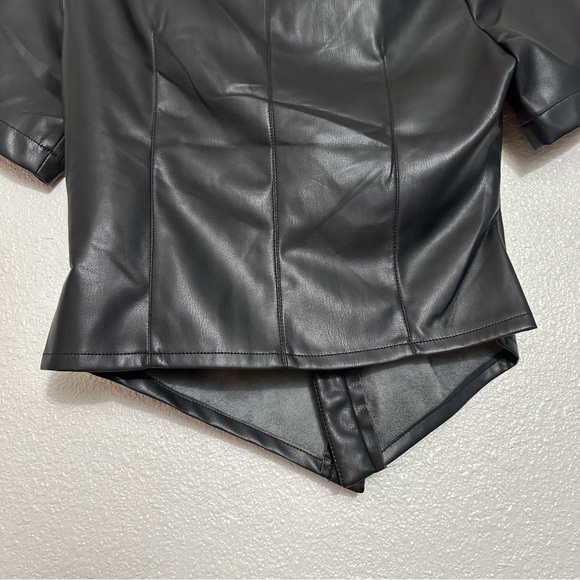 House of Harlow Black Vegan Leather Top - Size S - Picture 8 of 13